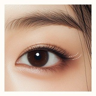 처짐 없이 살짝 올라간 눈꼬리 사진