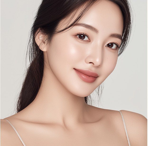 여성 모델의 얼굴과 어깨선